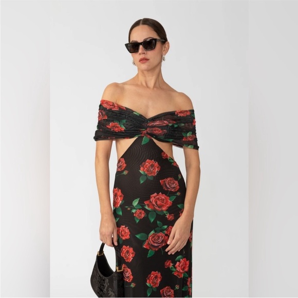Chic Black Floral Maxi Dress - Picture 2 of 5
